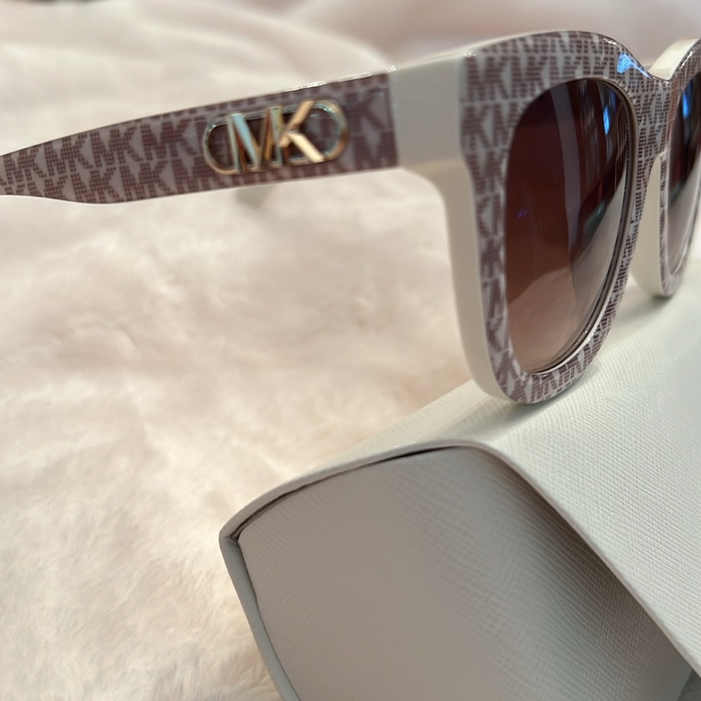 Michael Kors Sunglasses Full Inclusion
